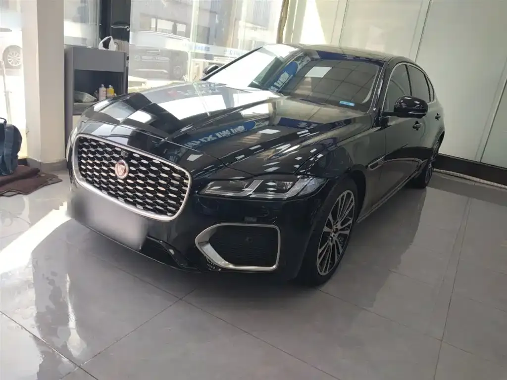 Jaguar XFL — фото 1