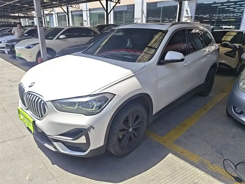 BMW X1 — фото 1