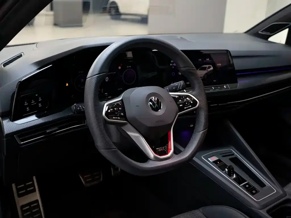 Volkswagen Golf GTI — фото 7