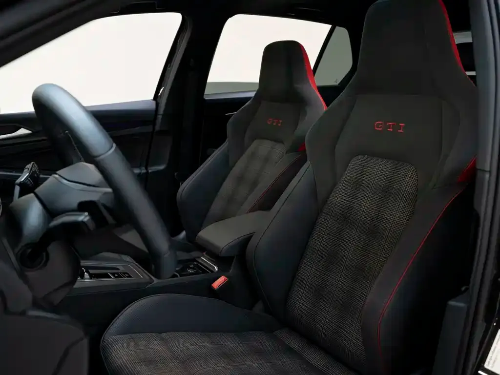 Volkswagen Golf GTI — фото 6