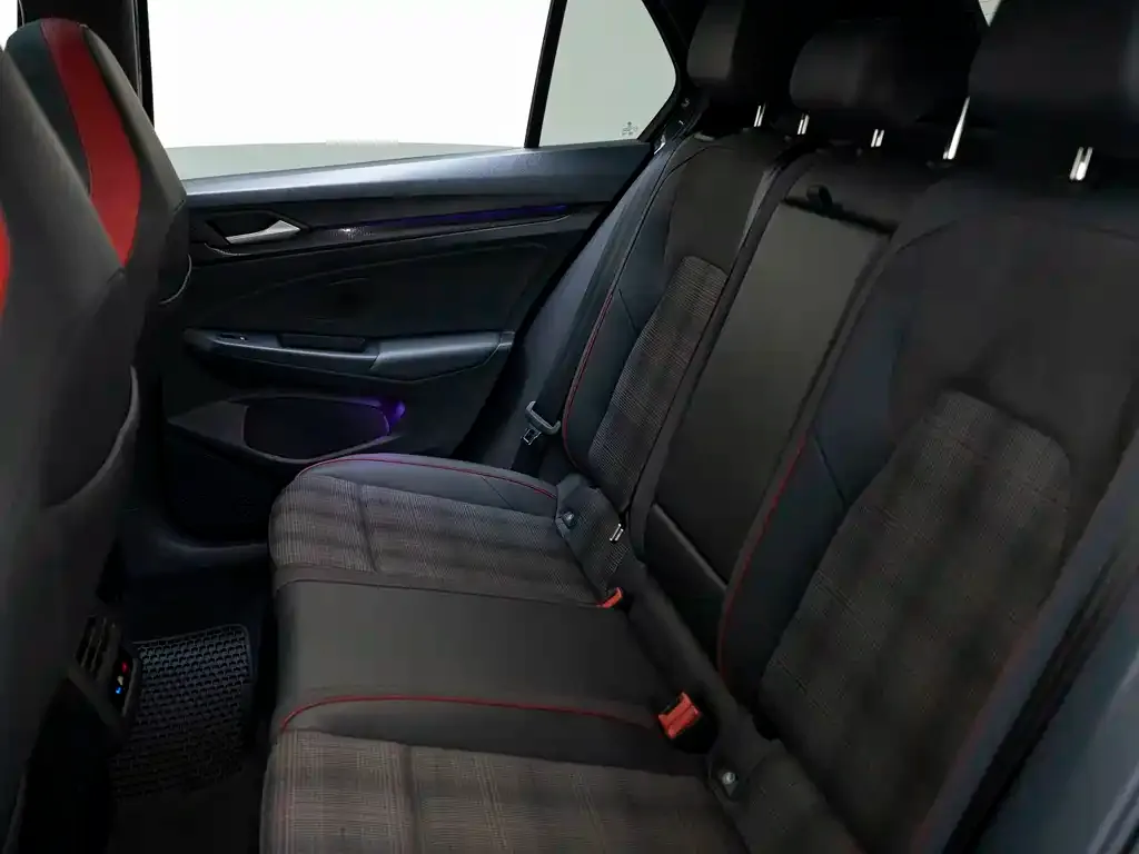 Volkswagen Golf GTI — фото 9
