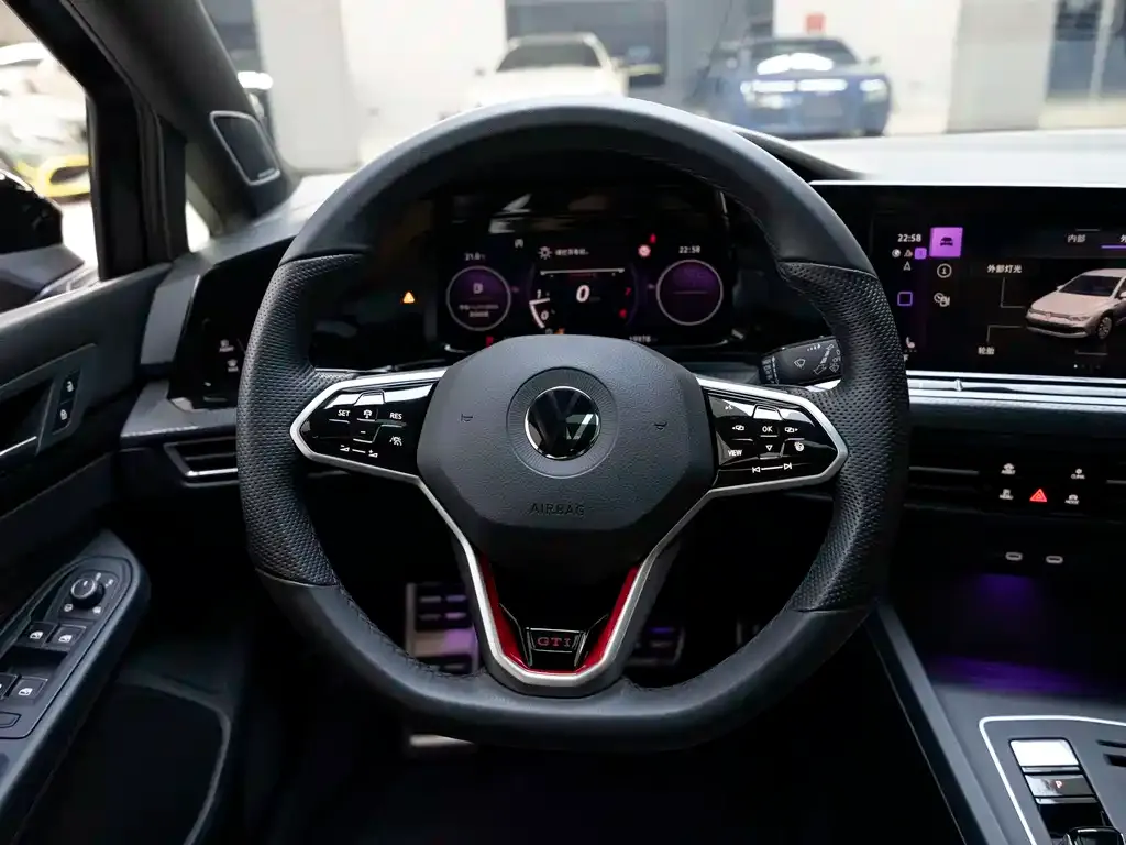 Volkswagen Golf GTI — фото 8