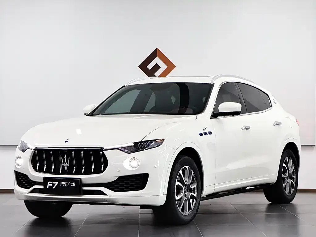 Maserati Levante — фото 1