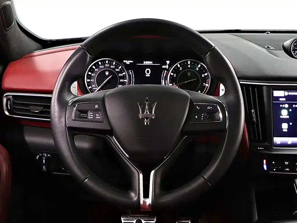 Maserati Levante — фото 10