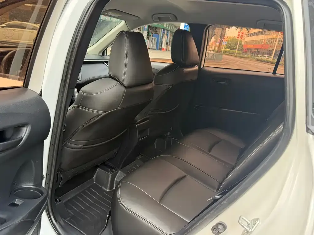 Toyota Corolla Cross — фото 3