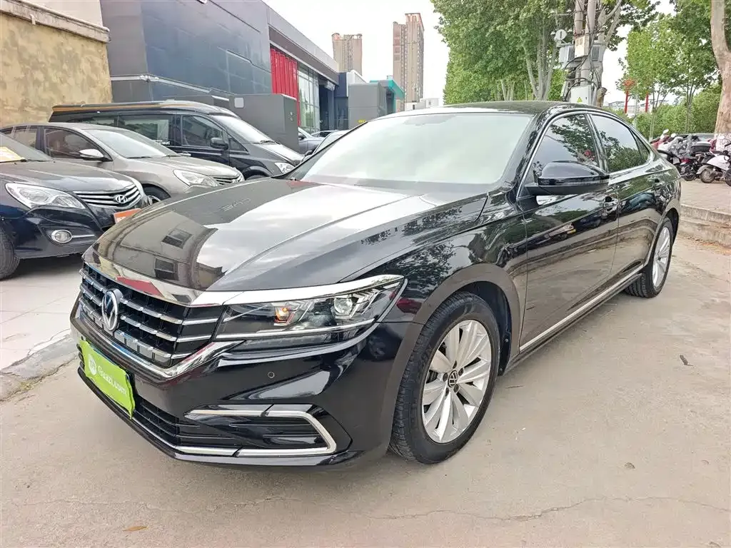 Volkswagen Passat — фото 1