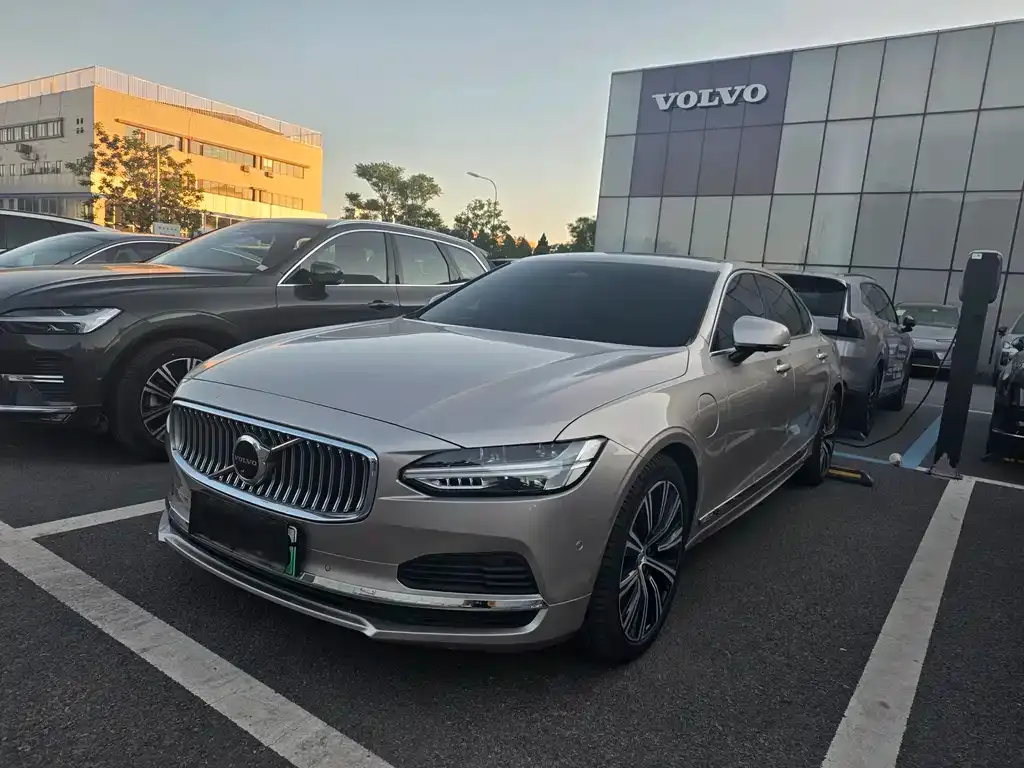 Volvo S90 PHEV — фото 1