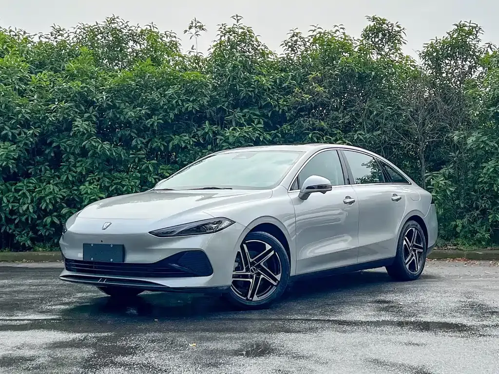 Roewe D7 — фото 1