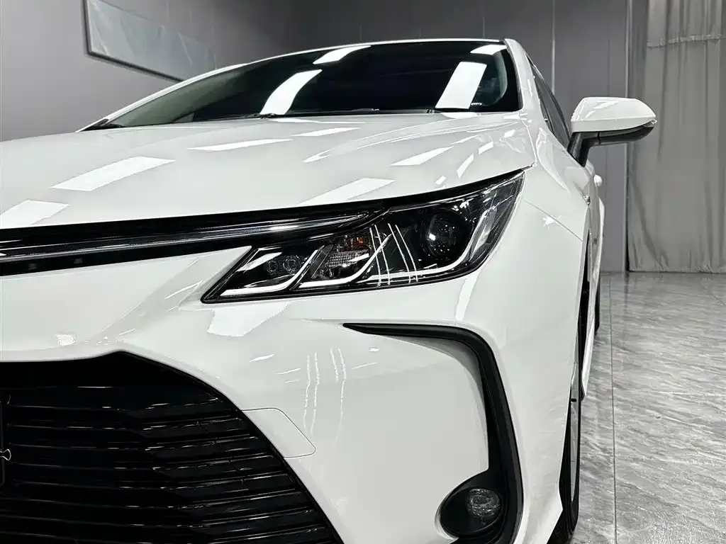 Toyota Corolla — фото 3