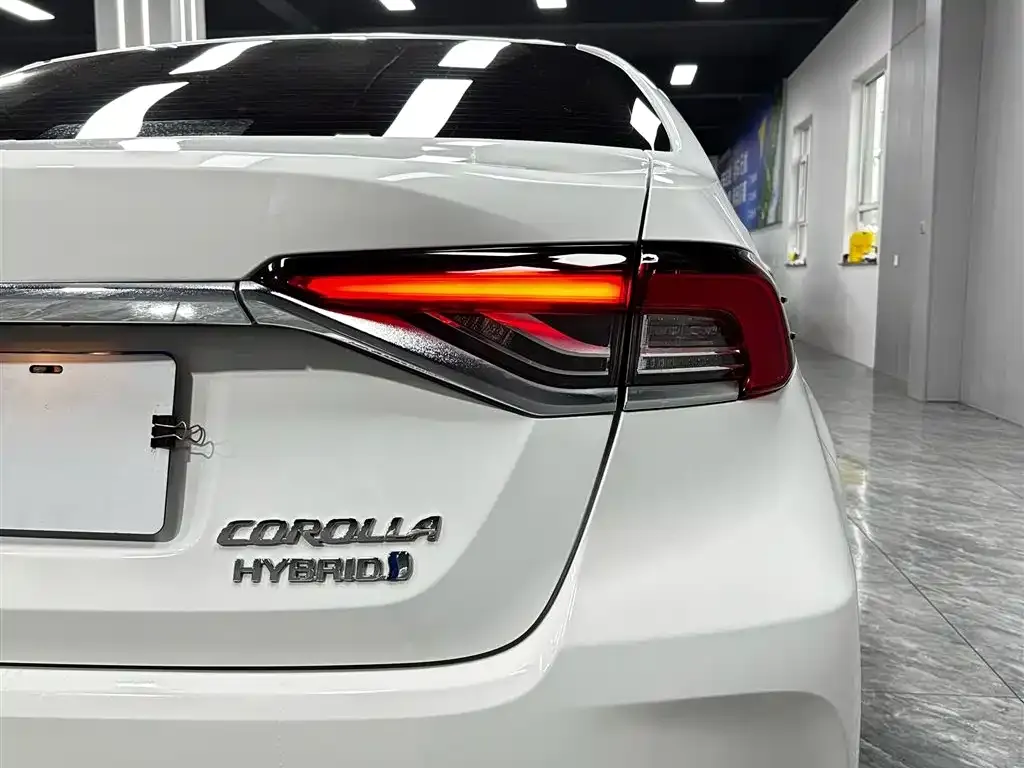 Toyota Corolla — фото 2