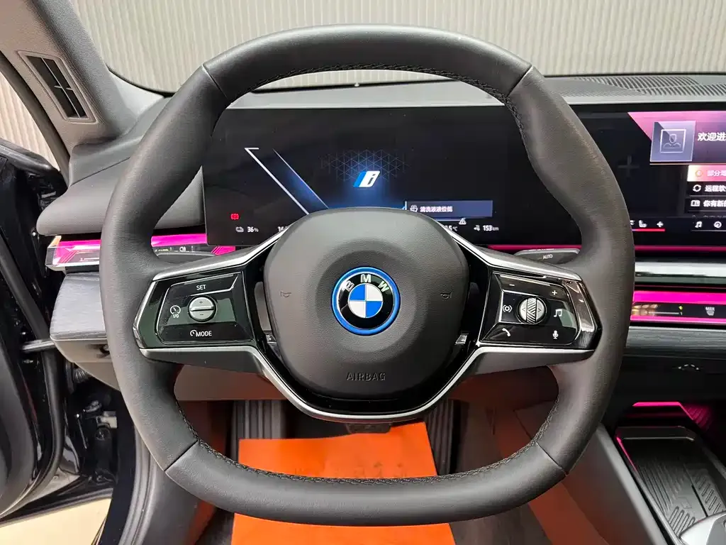 BMW i5 — фото 7