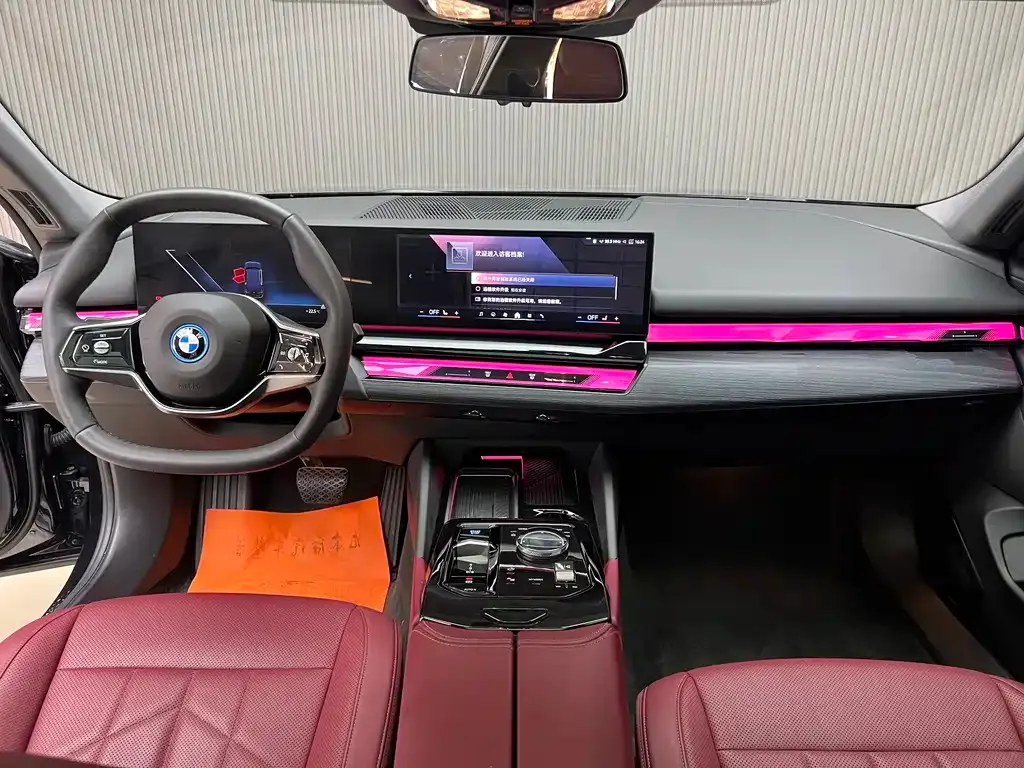 BMW i5 — фото 10