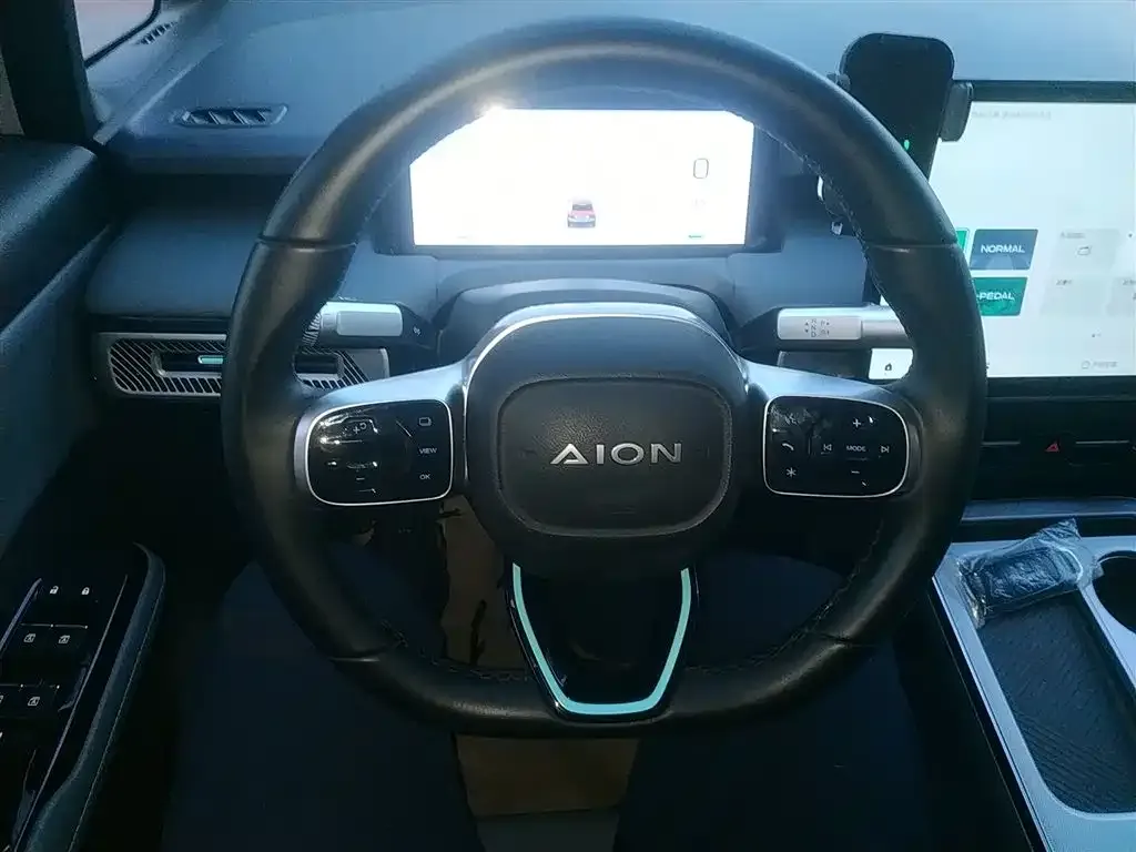 Aion Y — фото 2