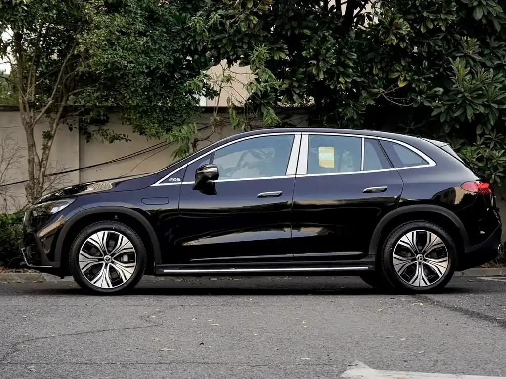 Mercedes-Benz EQE SUV — фото 10