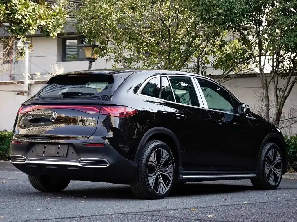 Mercedes-Benz EQE SUV — фото 8