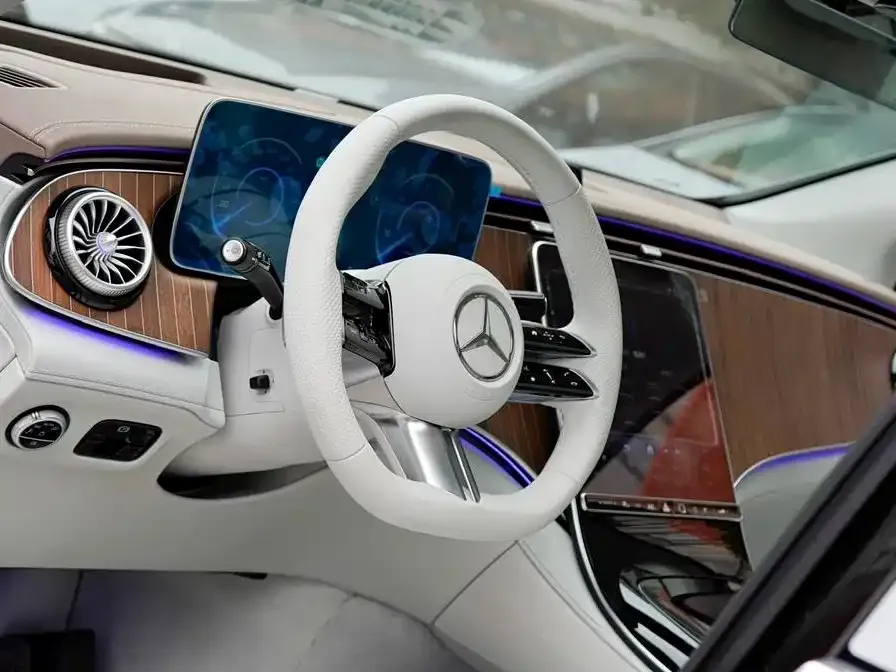 Mercedes-Benz EQE SUV — фото 4