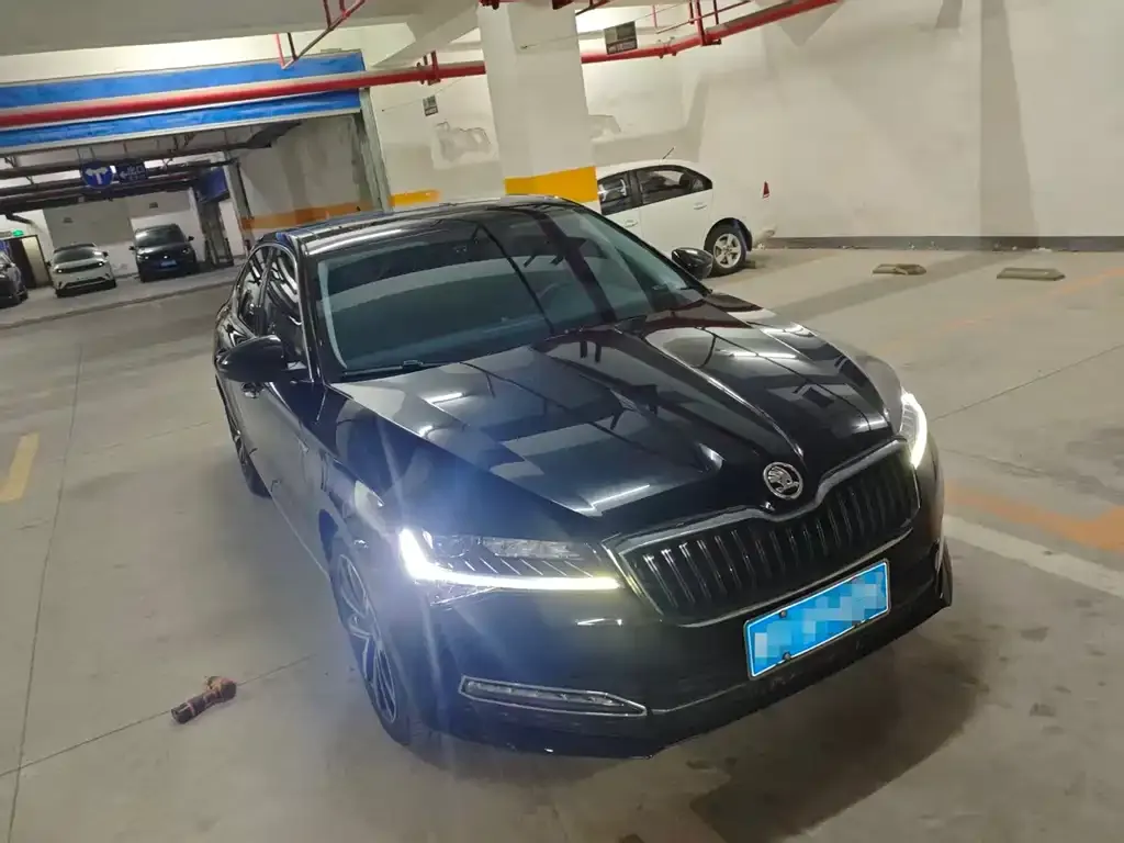 Skoda Superb — фото 3