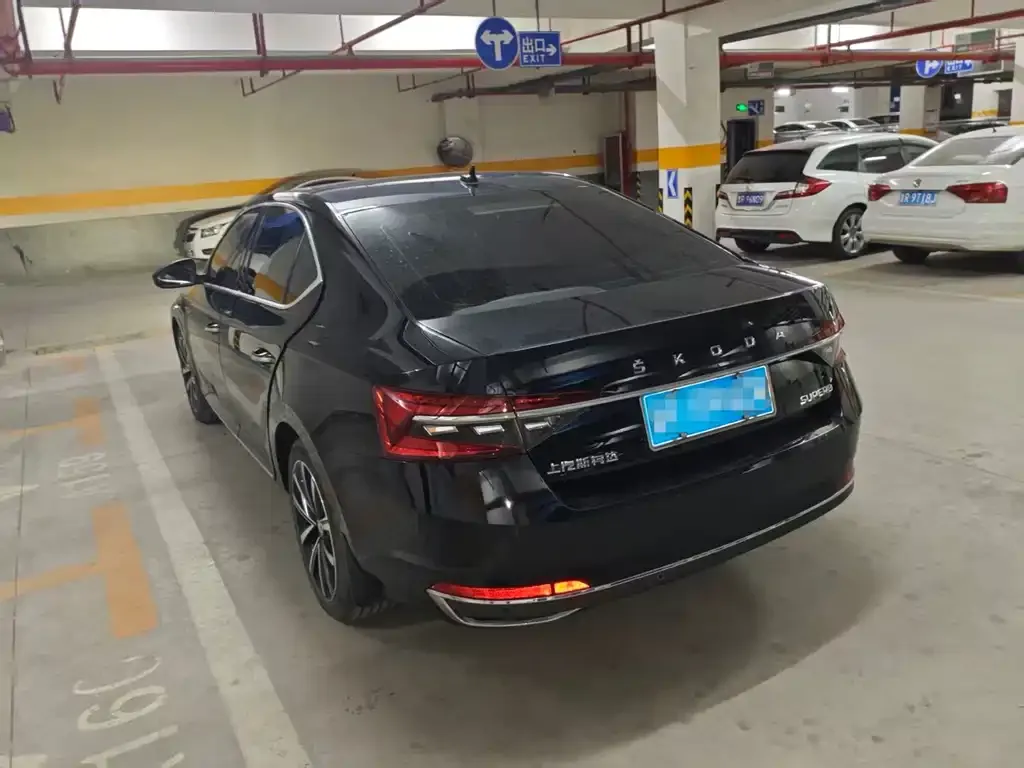 Skoda Superb — фото 4