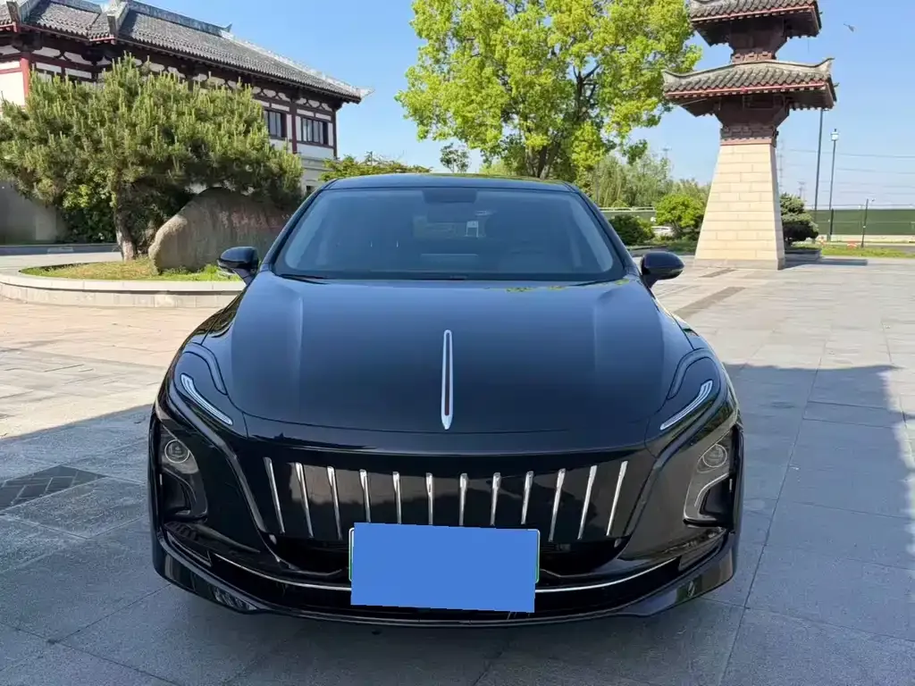 Hongqi E-QM5 — фото 2