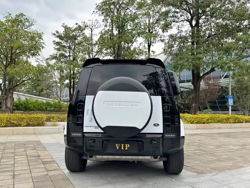 Land Rover Defender — фото 9
