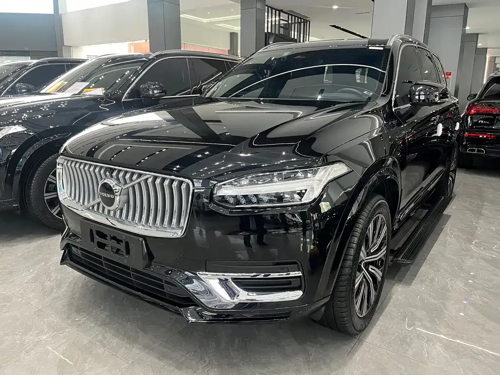 Volvo XC90 — фото 1