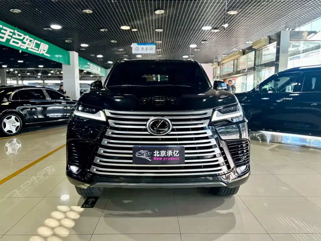 Lexus LX — фото 5