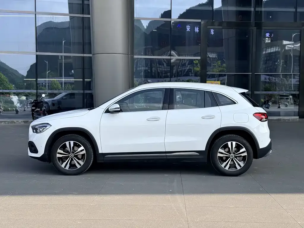 Mercedes-Benz GLA — фото 6