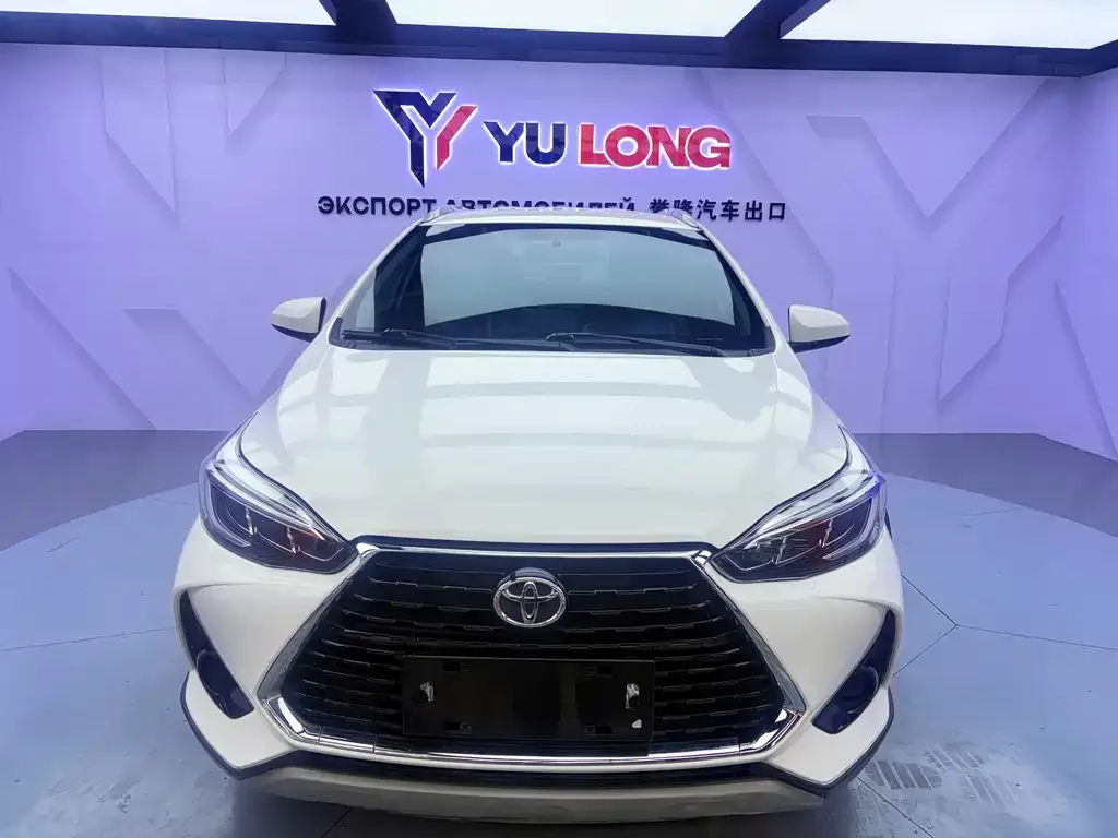 Toyota Yaris L — фото 1