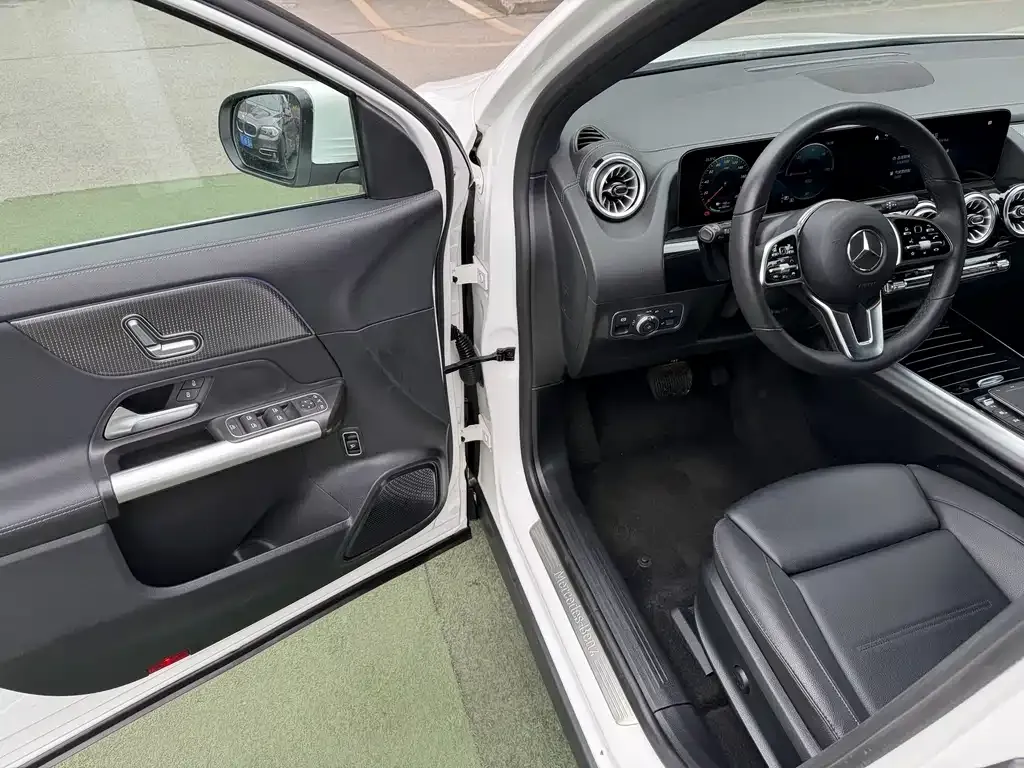 Mercedes-Benz EQA — фото 7