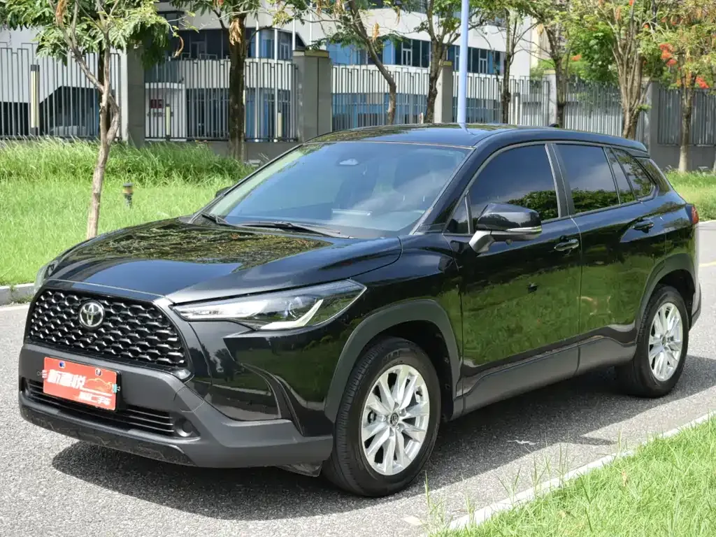 Toyota Corolla Cross — фото 1