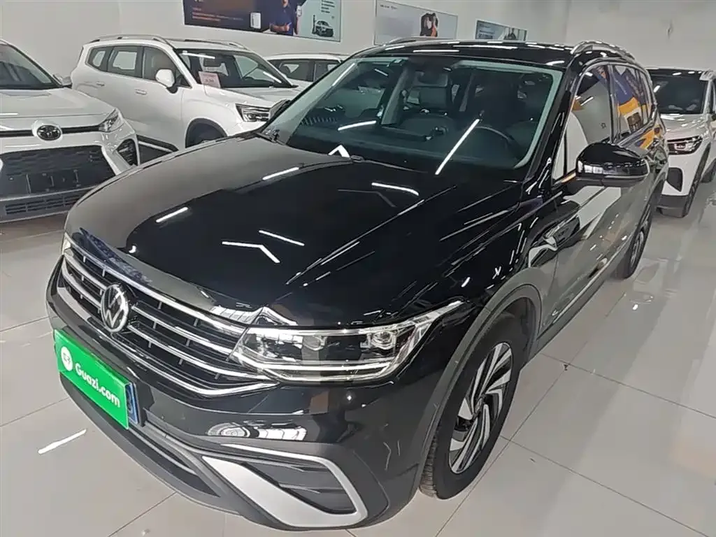 Volkswagen Tiguan L — фото 4