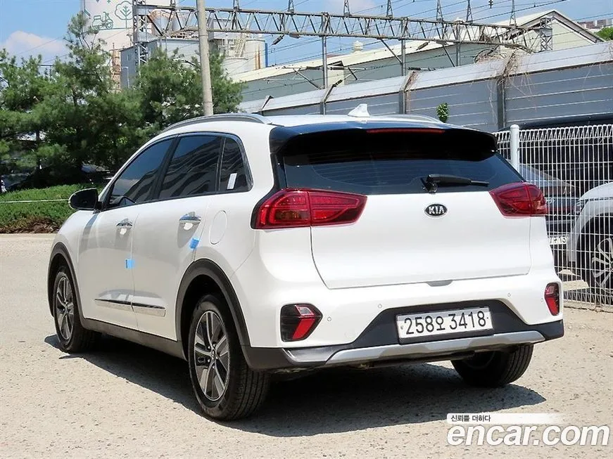 Kia Niro — фото 5