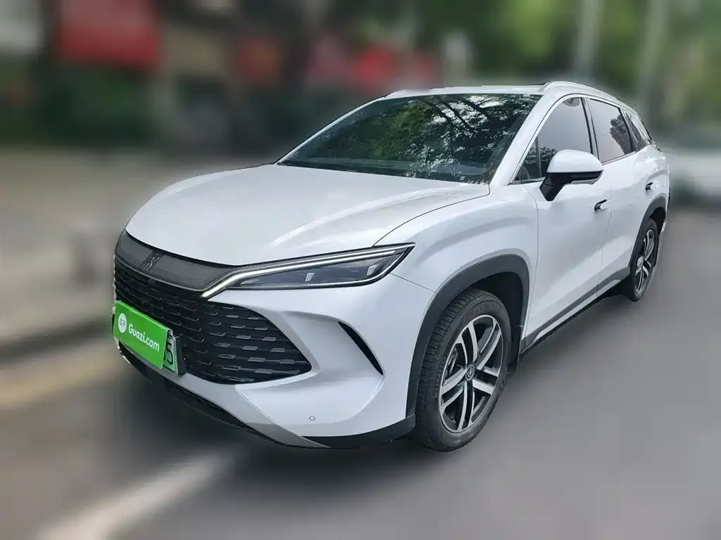 BYD L DM-i — фото 7