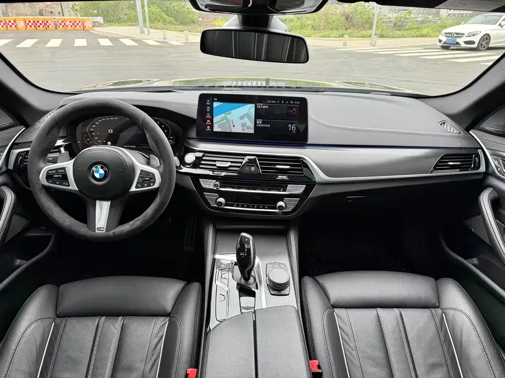 BMW 5 Series (Import) — фото 10
