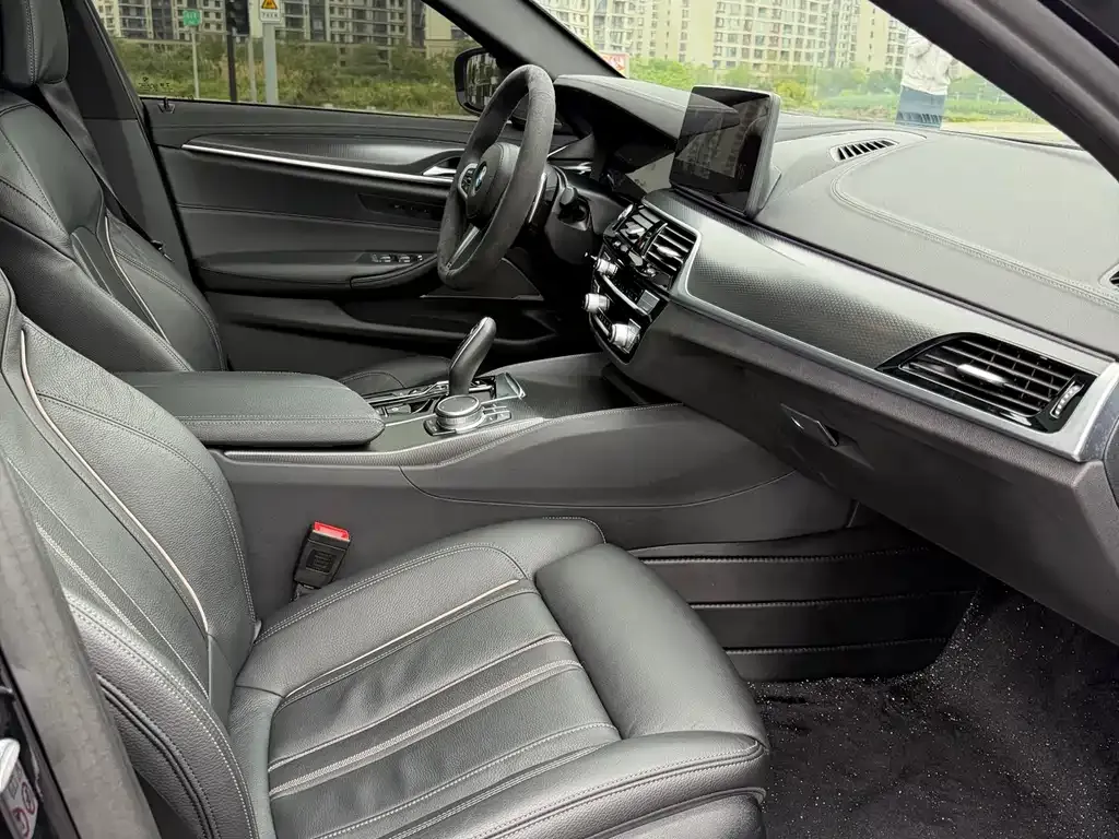 BMW 5 Series (Import) — фото 2