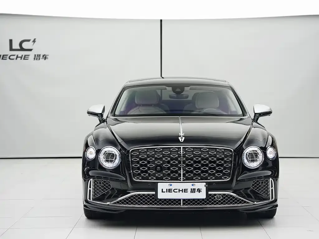 Bentley Flying Spur PHEV — фото 7