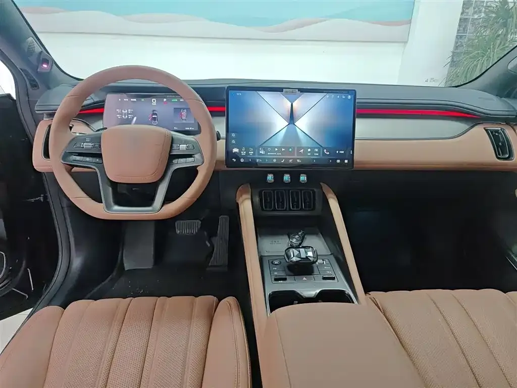 BYD L EV — фото 5