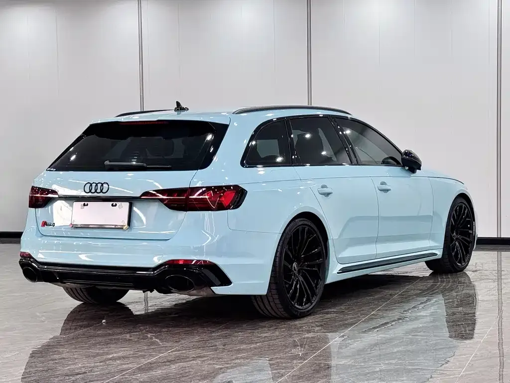 Audi RS 4 — фото 6