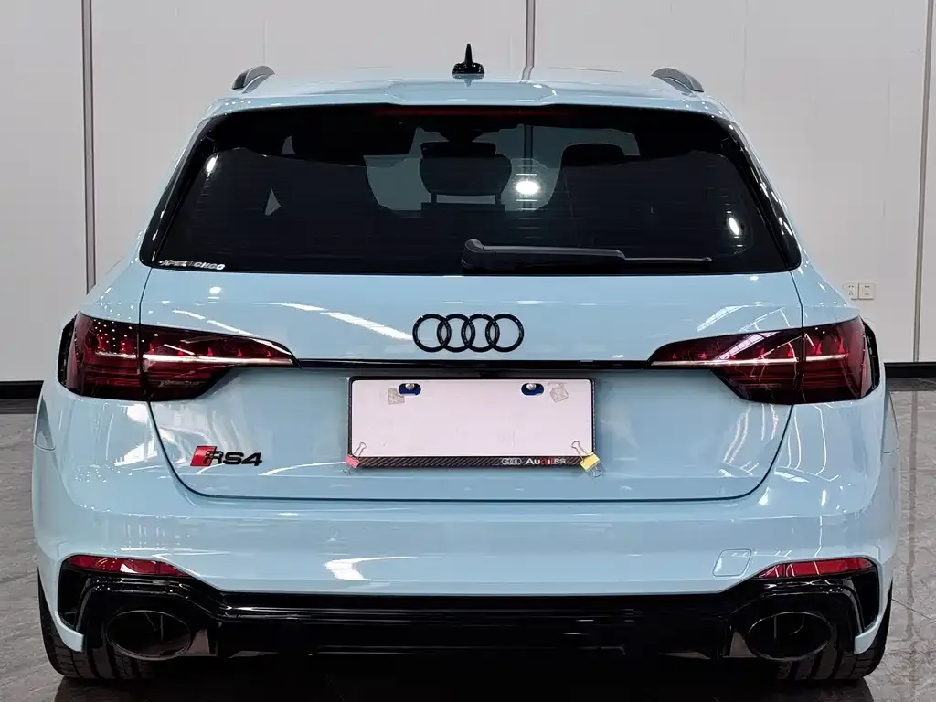 Audi RS 4 — фото 9