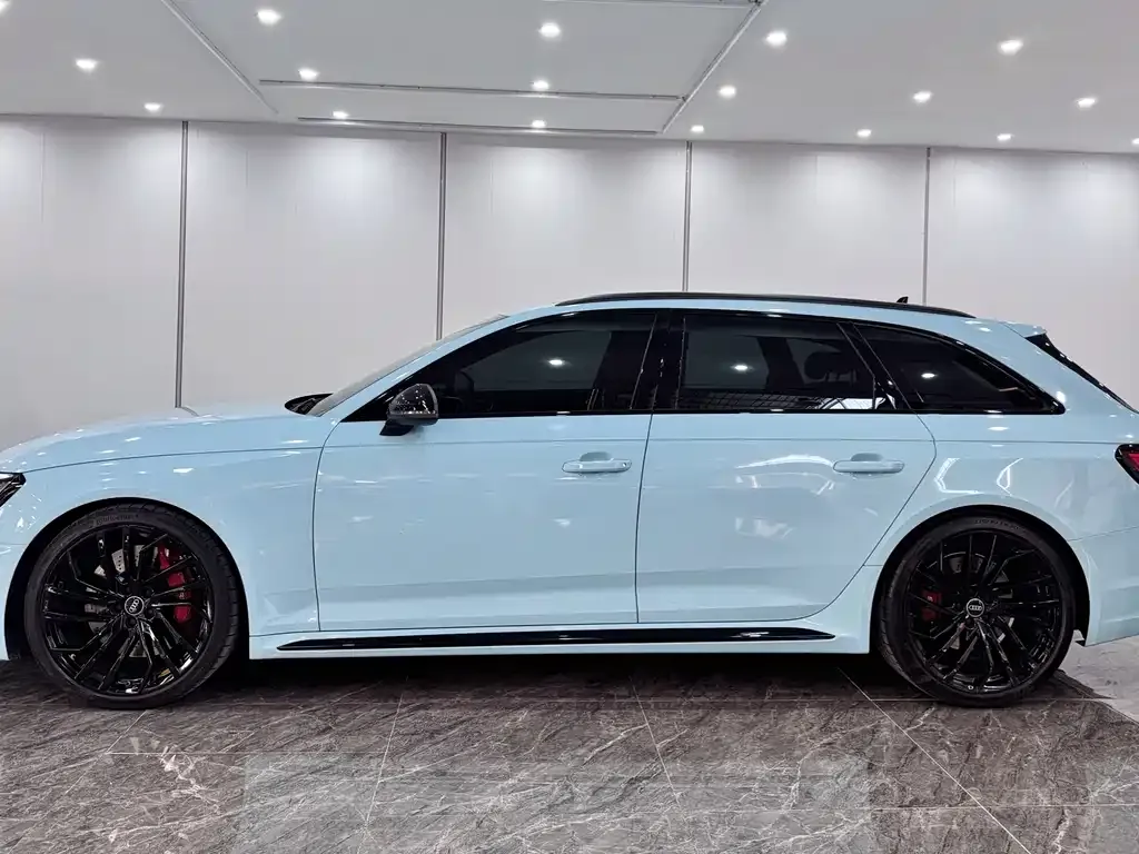 Audi RS 4 — фото 10