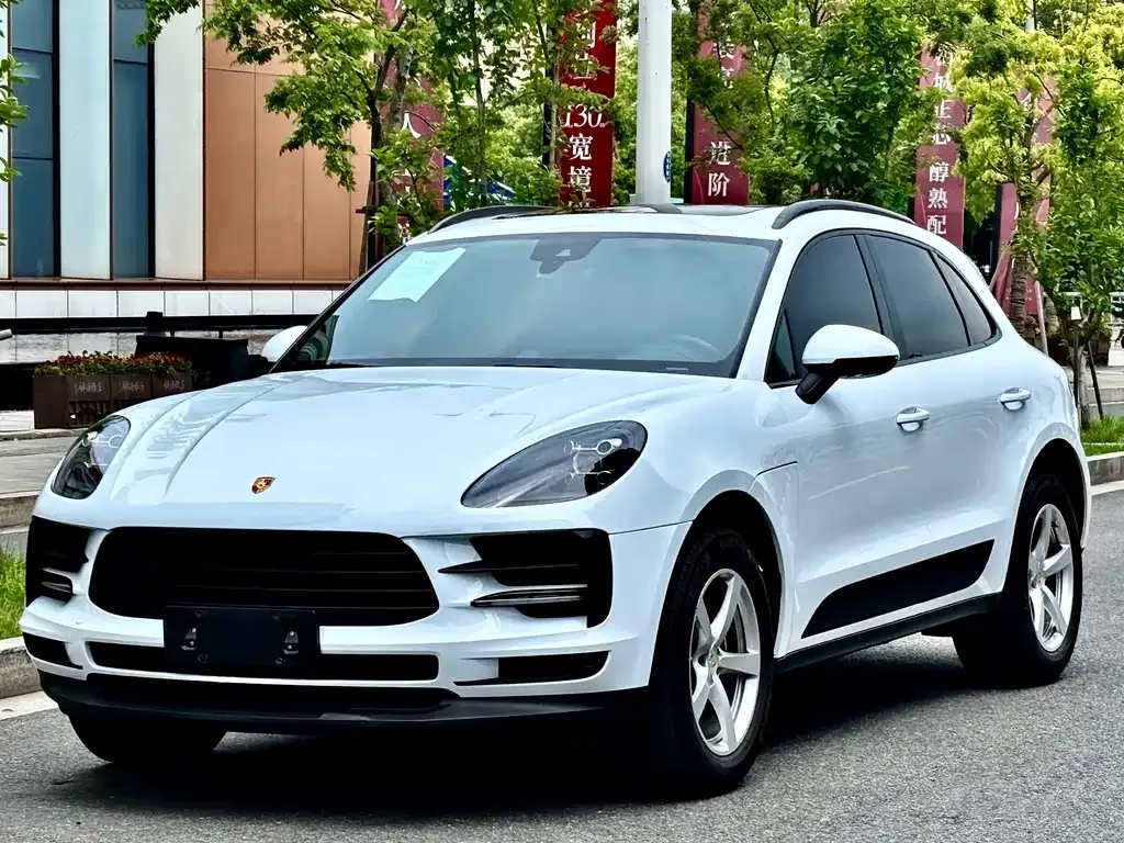 Porsche Macan — фото 1
