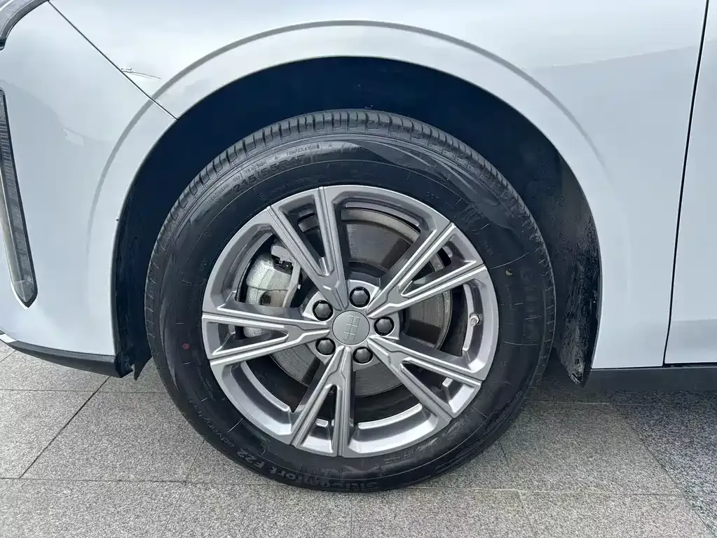Geely Galaxy L6 — фото 10