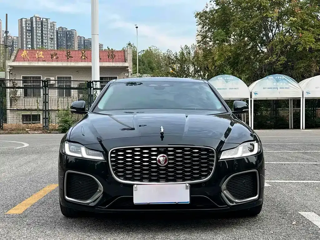 Jaguar XFL — фото 10