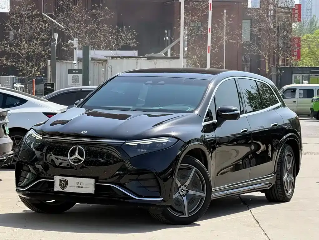 Mercedes-Benz EQS SUV — фото 1