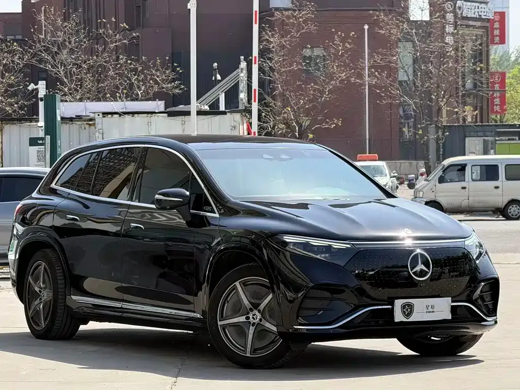 Mercedes-Benz EQS SUV — фото 10
