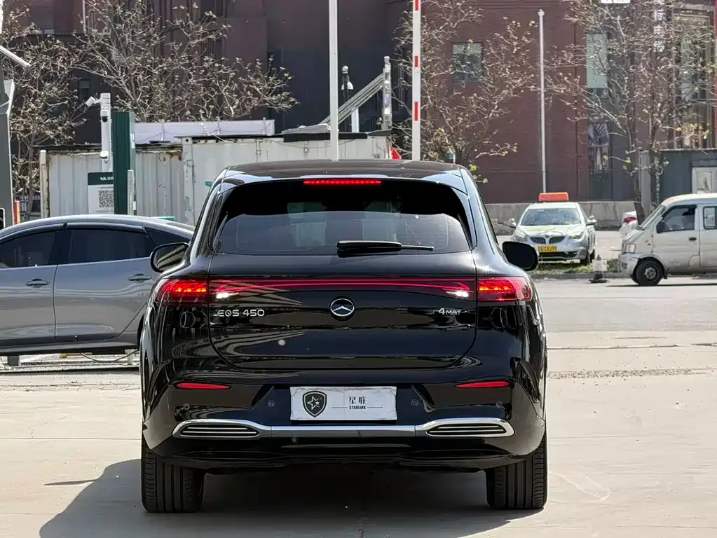 Mercedes-Benz EQS SUV — фото 3