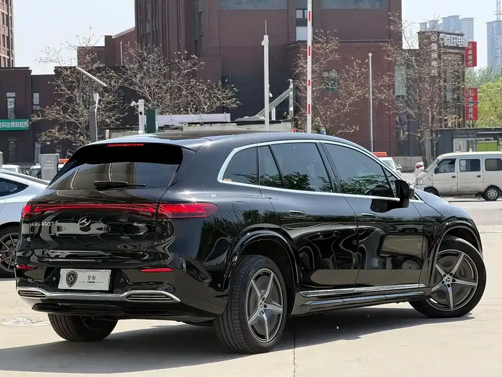 Mercedes-Benz EQS SUV — фото 5