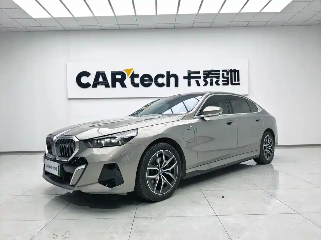 BMW i5 — фото 1