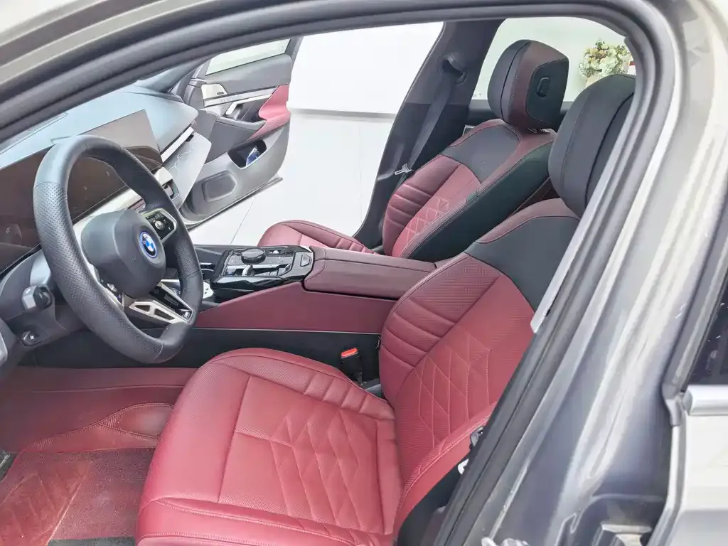 BMW i5 — фото 2