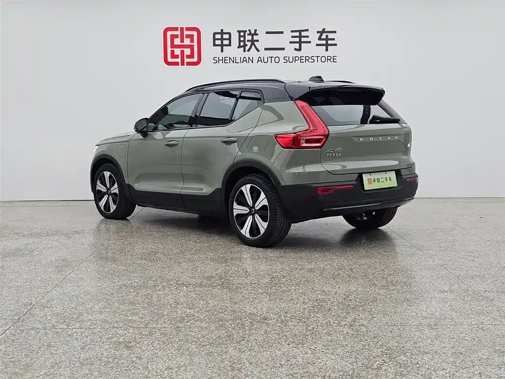 Volvo XC40 NEV — фото 10